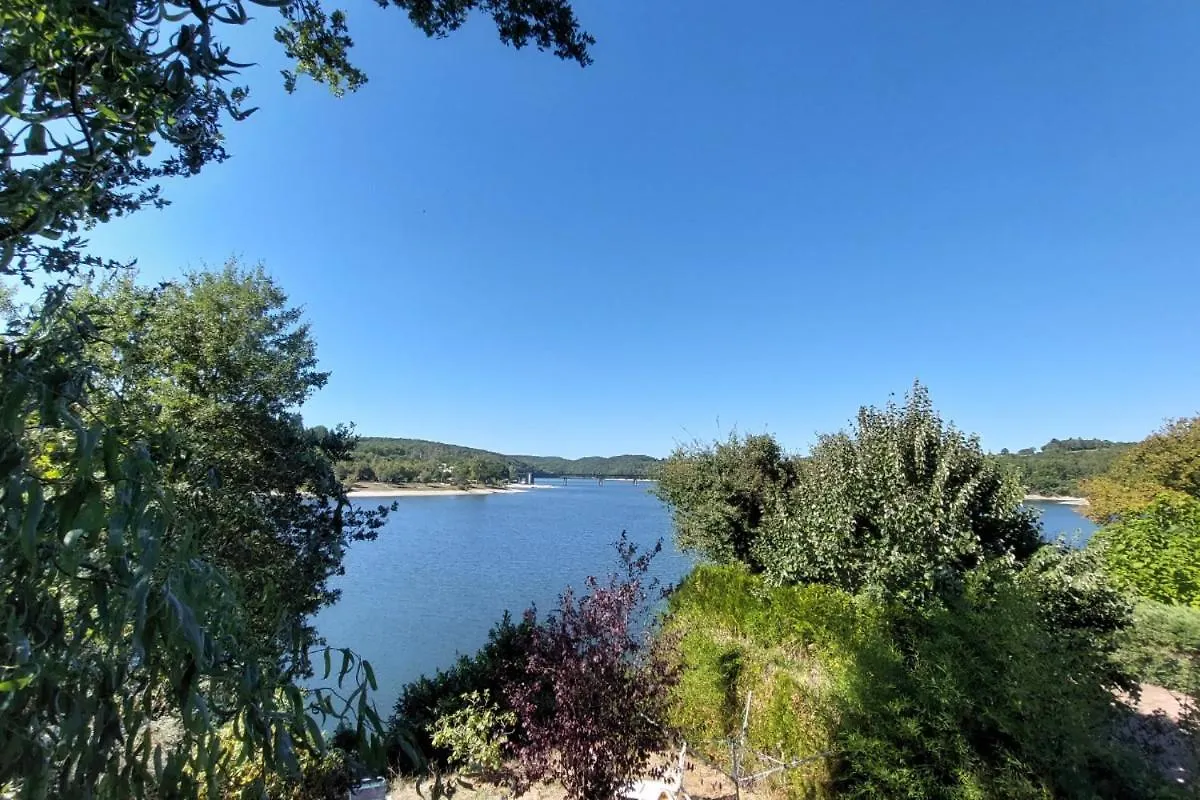 La Cabane Du Pecheur - 20 Min D'Aurillac - 2Ch - Les Pieds Dans Le Lac Lacapelle-Viescamp