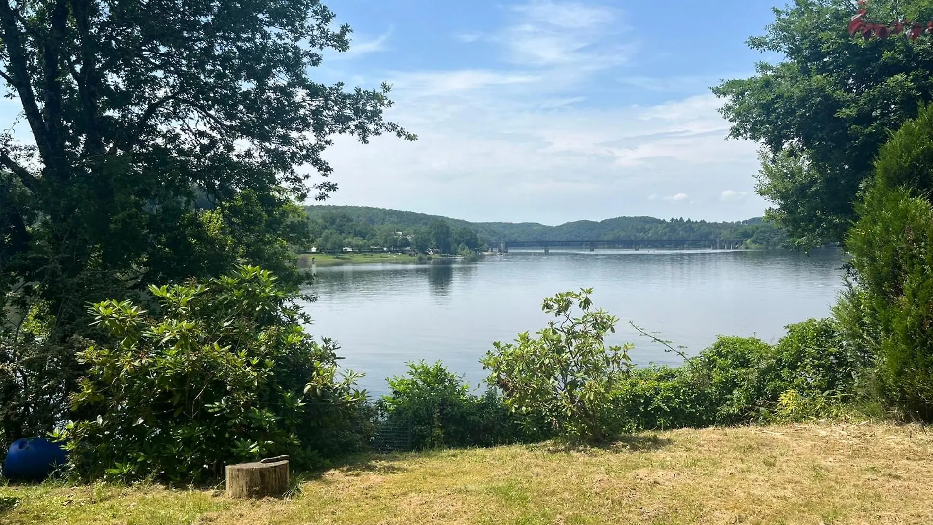 Holiday home La Cabane Du Pecheur - 20 Min D'Aurillac - 2Ch - Les Pieds Dans Le Lac Lacapelle-Viescamp