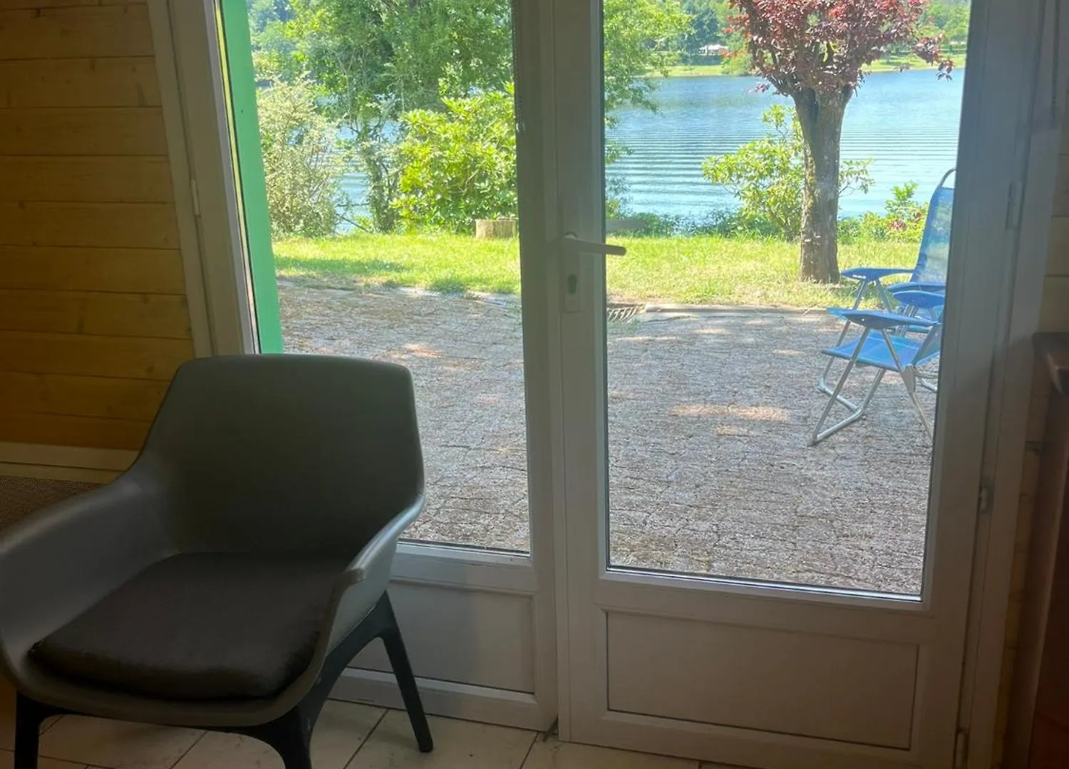 La Cabane Du Pecheur - 20 Min D'Aurillac - 2Ch - Les Pieds Dans Le Lac Lacapelle-Viescamp Holiday home
