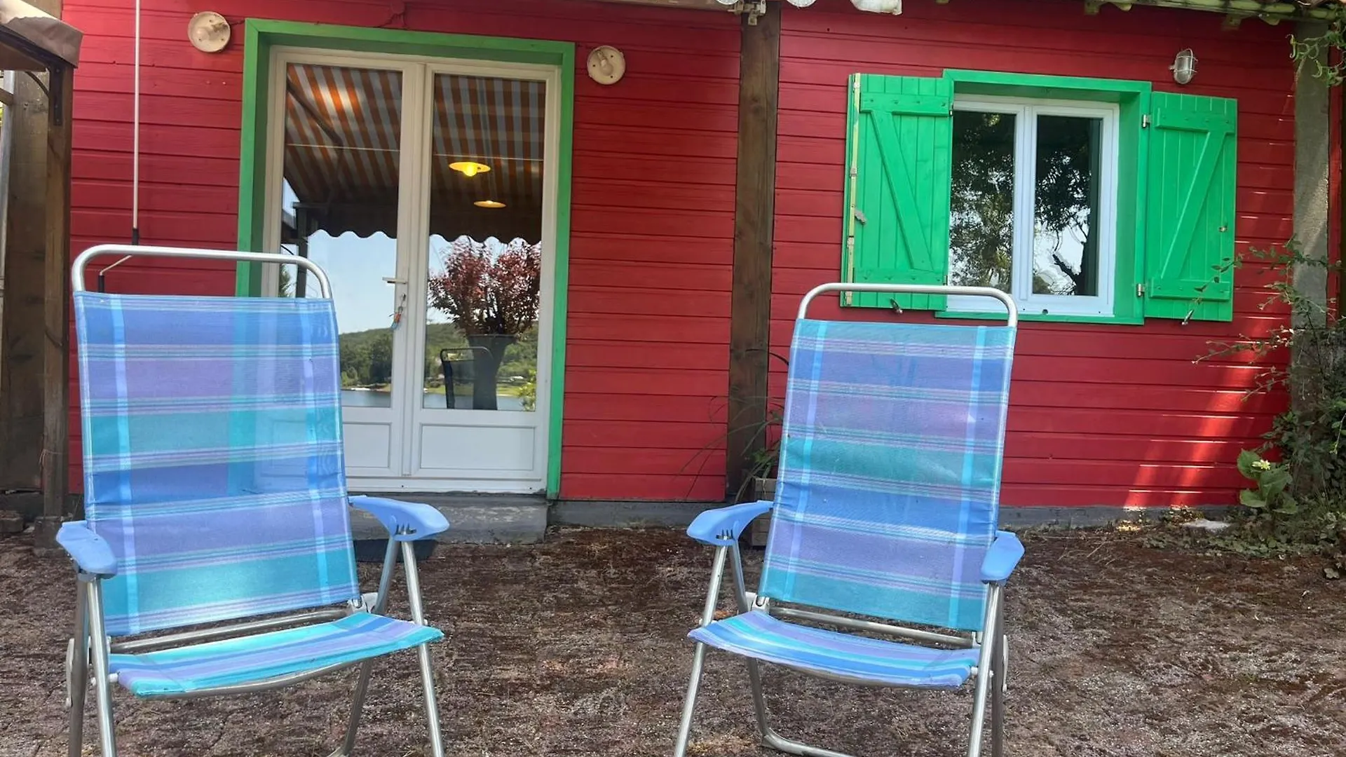 La Cabane Du Pecheur - 20 Min D'Aurillac - 2Ch - Les Pieds Dans Le Lac Lacapelle-Viescamp Holiday home