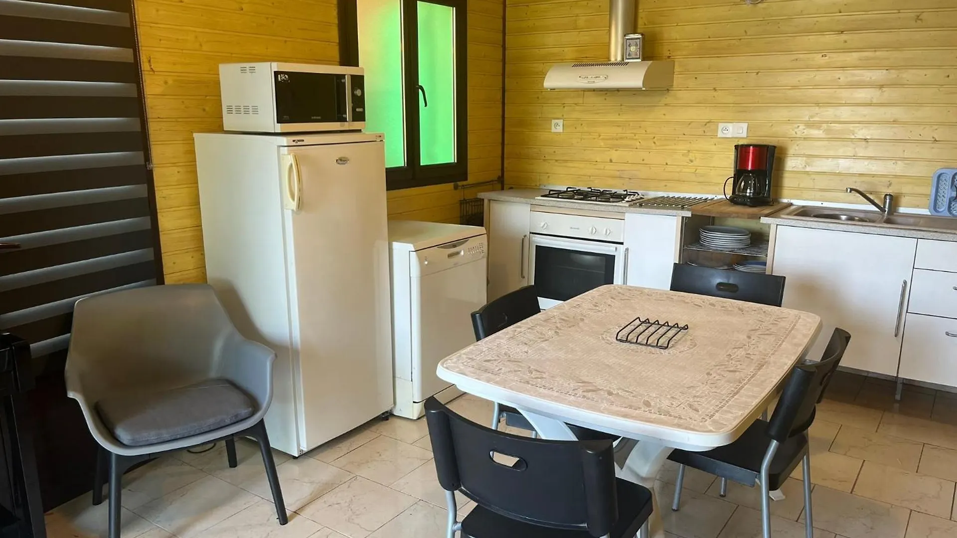 La Cabane Du Pecheur - 20 Min D'Aurillac - 2Ch - Les Pieds Dans Le Lac Lacapelle-Viescamp 0*,
