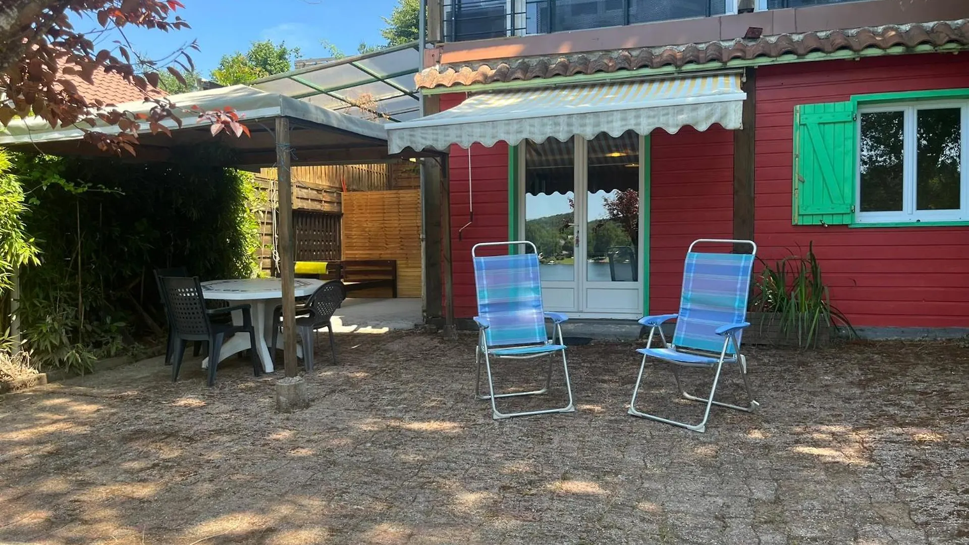 Holiday home La Cabane Du Pecheur - 20 Min D'Aurillac - 2Ch - Les Pieds Dans Le Lac Lacapelle-Viescamp