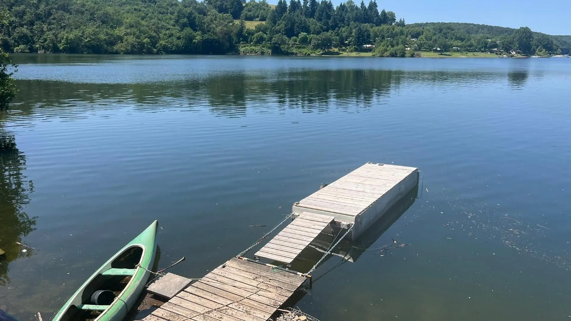 La Cabane Du Pecheur - 20 Min D'Aurillac - 2Ch - Les Pieds Dans Le Lac Lacapelle-Viescamp France